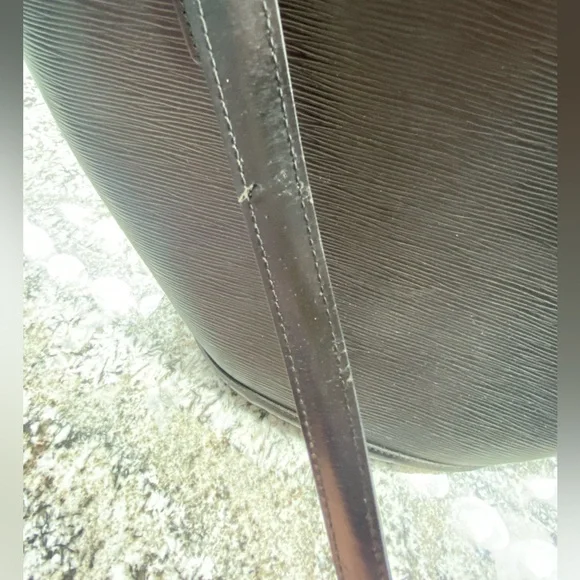 LV Black Epi Purse Authentic - Picture 2 of 13